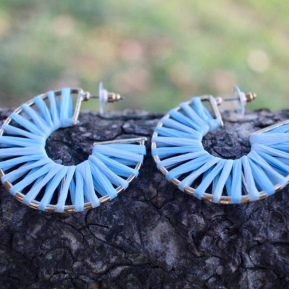 ANTHROPOLOGIE x BaubleBar Blue Boho Raffia Gold Hoop Earrings Beach Summer - Picture 4 of 9